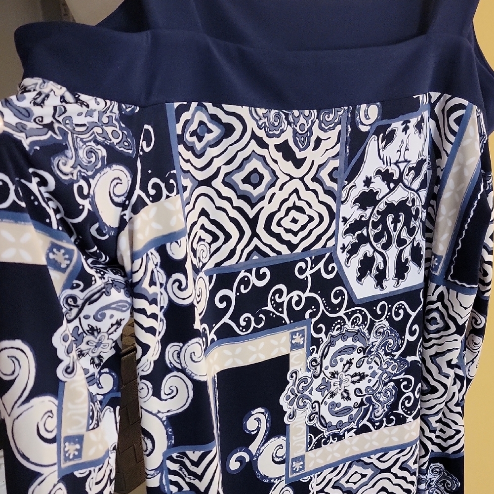 Navy and White Patterned Blouse Cut out Shoulders JM Collection - Picture 10 of 10